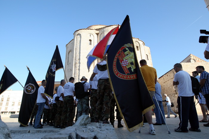 Zadar, 210812.
Hrvatski branitelji krenuli su jutros u hodnju koja ce trajati pet dana. Sudjeluju: Udruga veterana hrvatskih gardijskih postrojbi, Udruga veterana SJP MUP-a RH, UMDDRH Zadar, 210812.
Hrvatski branitelji krenuli su jutros u hodnju koja ce trajati pet dana. Sudjeluju: Udruga veterana hrvatskih gardijskih postrojbi, Udruga veterana SJP MUP-a RH, UMDDRH