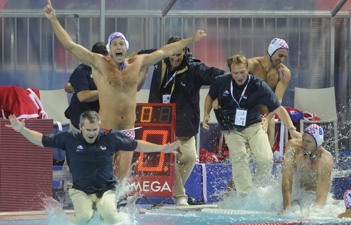 Zagreb, 110910.
Bazen Mladosti na Savi.
29. Europsko prvenstvo u vaterpolu.
Finalna utakmica za pobjednika Europskog prvenstva u vaterpolu  Hrvatska – Italija.
Na slici: proglasenje novog europskog prvaka, skok igraca i trenera u bazen nakon zavrsetka uta