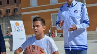 Basket na Forumu: Košarkaške legende protiv mlađih uzrasta KK Zadar Basket na Forumu: Košarkaške legende protiv mlađih uzrasta KK Zadar