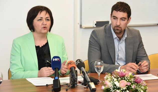 08.04.2015., Zemunik – Direktorica zracne luke Zadar Irena Cosic odrzala je konferenciju za medije na temu otkaza ugovora s kinezima. Photo: Dino Stanin/PIXSELL