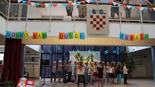 Gradonačelnik Dukić posjetio OŠ Bartul Kašić prvog dana škole Gradonačelnik Dukić posjetio OŠ Bartul Kašić prvog dana škole