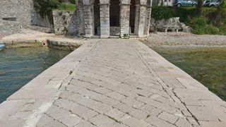 Pri kraju su radovi na obnovi prilaza fontani na Karmi.