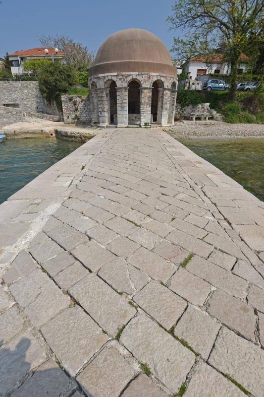 Pri kraju su radovi na obnovi prilaza fontani na Karmi.