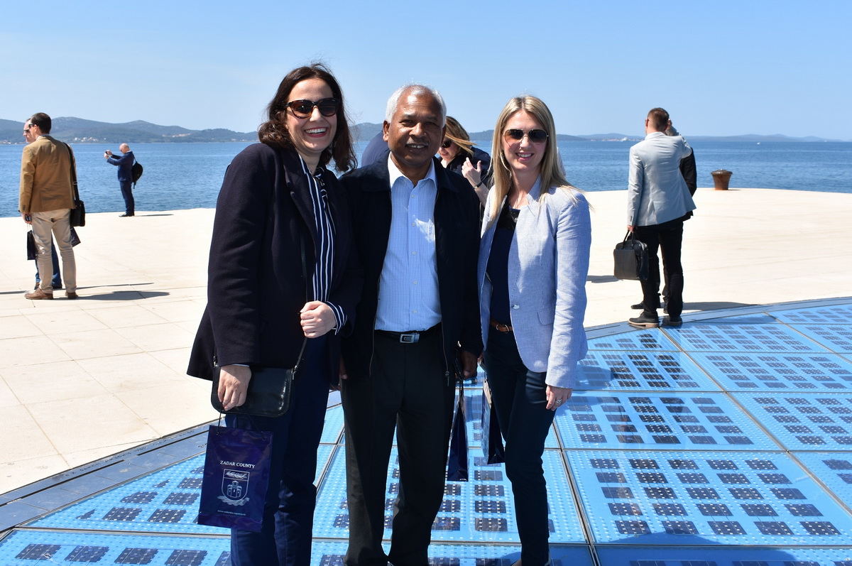 Predstavnici dvadesetak stranih veleposlanstva u posjetu Zadarskoj županiji Predstavnici dvadesetak stranih veleposlanstva u posjetu Zadarskoj županiji