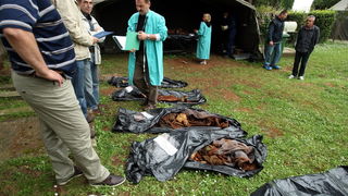 Zadar, 020513.
Gradsko groblje. 
Ministarstvo branitelja je na Gradskom groblju u Zadru predstavilo rezultate ekshumacije posmrtnih ostataka zrtava srpske nacionalnosti koje su stradale u Domovinskom ratu 1995. godine. 
Foto: Jure Miskovic / CROPIX