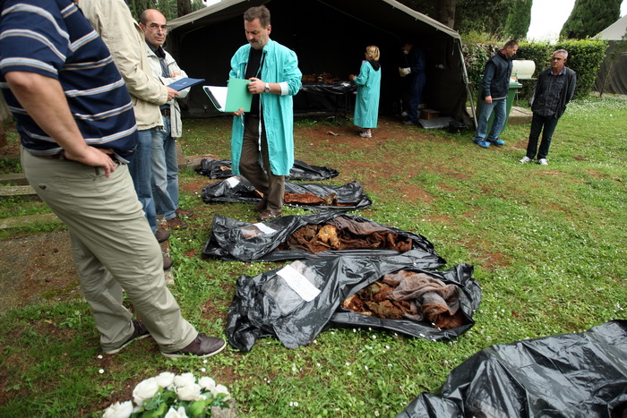 Zadar, 020513.
Gradsko groblje. 
Ministarstvo branitelja je na Gradskom groblju u Zadru predstavilo rezultate ekshumacije posmrtnih ostataka zrtava srpske nacionalnosti koje su stradale u Domovinskom ratu 1995. godine. 
Foto: Jure Miskovic / CROPIX