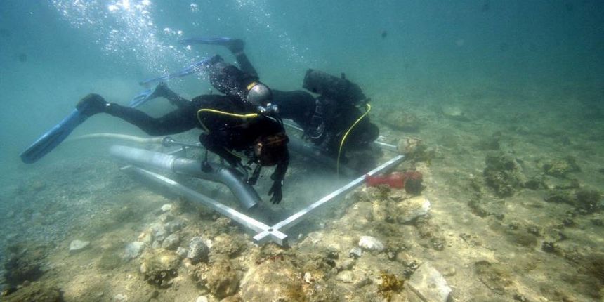 Kod otočića Ričula pronađen ulomak kamenog žrvnja star 3500 godina Kod otočića Ričula pronađen ulomak kamenog žrvnja star 3500 godina