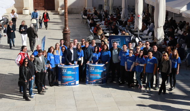 HDZ na Narodnom trgu organizirao druženje s građanima