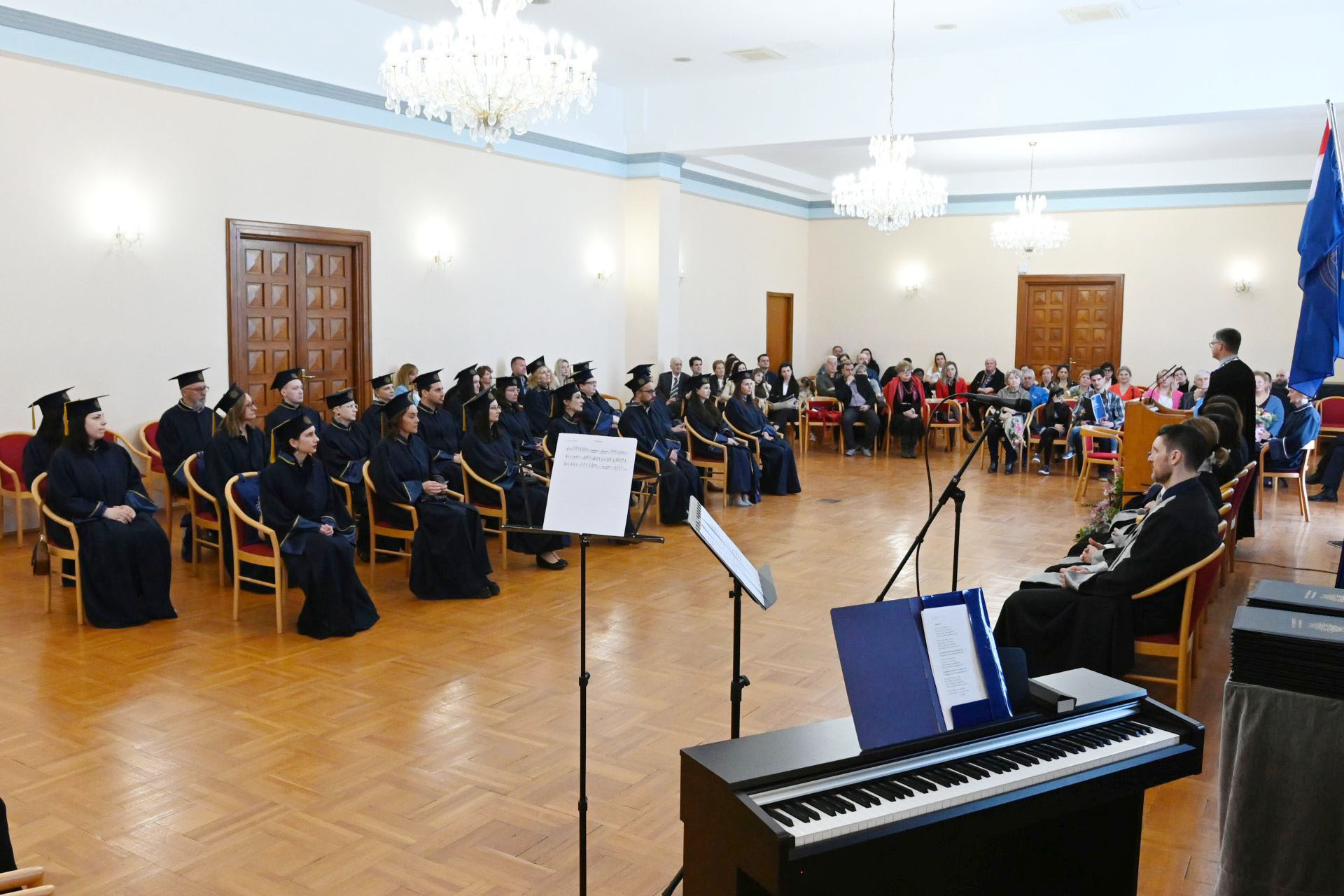 Svečana promocija 28 doktorica i doktora znanosti i 4 specijalistice Svečana promocija 28 doktorica i doktora znanosti i 4 specijalistice