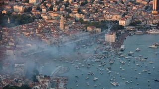 Splićani ispratili Olivera na posljednju plovidbu – fotografije iz zraka