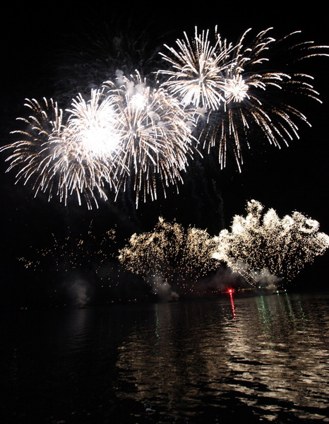 Zadar, 050809.
U sklopu manifestacije Biogradsko ljeto sinoc je na programu bila tradicionalna Biogradska noc, velika turisticka festa koja je zapocela u vecernjim satima na Obali kralja Petra Kresimira IV. Biogradjani za sve posjetitelje feste pripremili