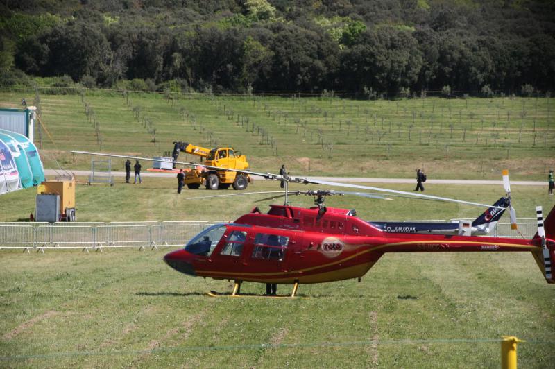 Aerodrom Vrsar domacin Red Bull Air Race Svjetskog prvenstva 2014. Red Bull Air Race okuplja najbolje svjetske pilote koji kombinacijom brzine, preciznosti i vjestine upravljaju okretnim avionima, provlaceci se kroz 25 m visoka vrata, do brzine od cak 370 Aerodrom Vrsar domacin Red Bull Air Race Svjetskog prvenstva 2014. Red Bull Air Race okuplja najbolje svjetske pilote koji kombinacijom brzine, preciznosti i vjestine upravljaju okretnim avionima, provlaceci se kroz 25 m visoka vrata, do brzine od cak 370