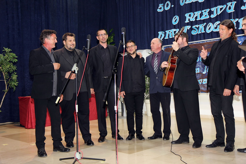 OŠ Smiljevac: Obilježena 50. godina Deklaracije o nazivu i položaju hrvatskoga jezika OŠ Smiljevac: Obilježena 50. godina Deklaracije o nazivu i položaju hrvatskoga jezika