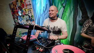 Subotnji party u Svarog baru