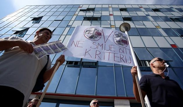 16.09.2016., Zagreb, Donje Svetice 38 – Prosvjed Sindikata hrvatskih ucitelja ispred Ministarstva znanosti, obrazovanja i sporta. Photo: Igor Kralj/PIXSELL