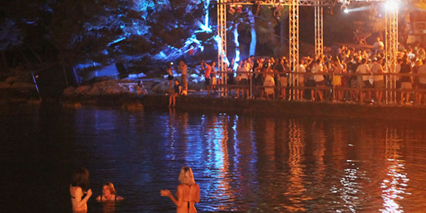 Tisno: The Garden Festival 5. srpnja 2012. (foto:Saša Čuka) Tisno: The Garden Festival 5. srpnja 2012. (foto:Saša Čuka)