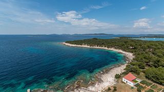 Izlet do Dugog otoka – planinarenje do Orljaka i posjet Velom Ratu