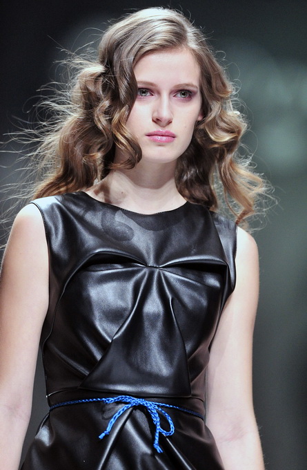 Zagreb, 150312.
Dove Fashion.hr fall-winter 2012/2013, modno dogadjanje koje se odrzava od 15. do 17. ozujka u paviljonu 10 Zagrebackog velesajma. Prvog dana sa modnim revijama predstavili su se designeri: Clash of 9, Aleksandar Zarevac, Matija Cop, ADMS Zagreb, 150312.
Dove Fashion.hr fall-winter 2012/2013, modno dogadjanje koje se odrzava od 15. do 17. ozujka u paviljonu 10 Zagrebackog velesajma. Prvog dana sa modnim revijama predstavili su se designeri: Clash of 9, Aleksandar Zarevac, Matija Cop, ADMS