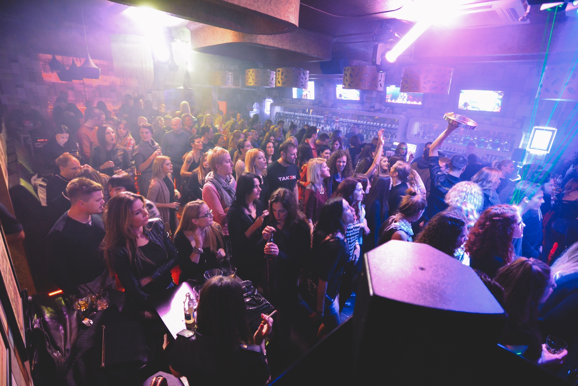 Vatra i Epilog u Maraschino baru, Foto: Iva Perinčić Vatra i Epilog u Maraschino baru, Foto: Iva Perinčić