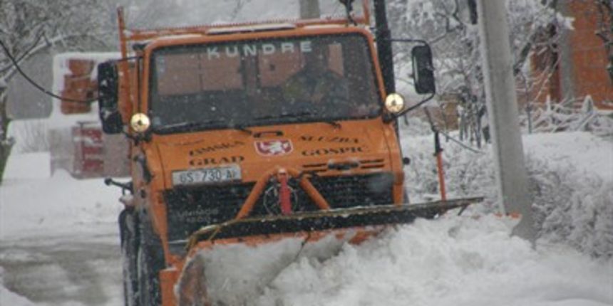 snijeg (foto: CROPIX) snijeg (foto: CROPIX)