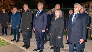 Andrej Plenković obilježio Dan sjećanja u Škabrnji Andrej Plenković obilježio Dan sjećanja u Škabrnji