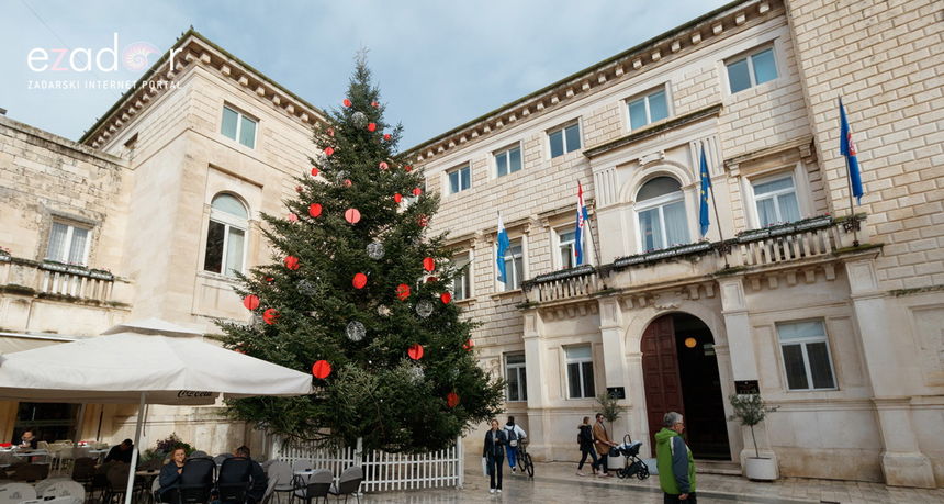 Đir po gradu, ponedjeljak 23. prosinca 2019. Đir po gradu, ponedjeljak 23. prosinca 2019.