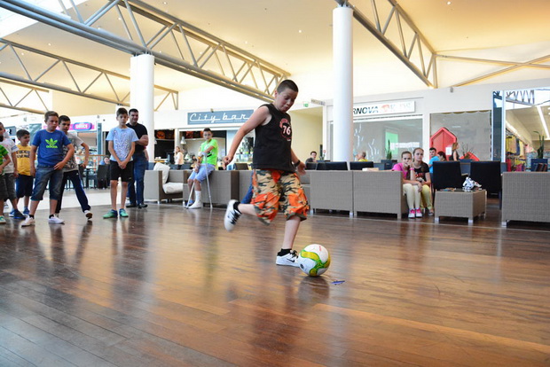 Supernova: Nogometno ludilo i izvlačenje dobitnika automobila Audi A1 Supernova: Nogometno ludilo i izvlačenje dobitnika automobila Audi A1