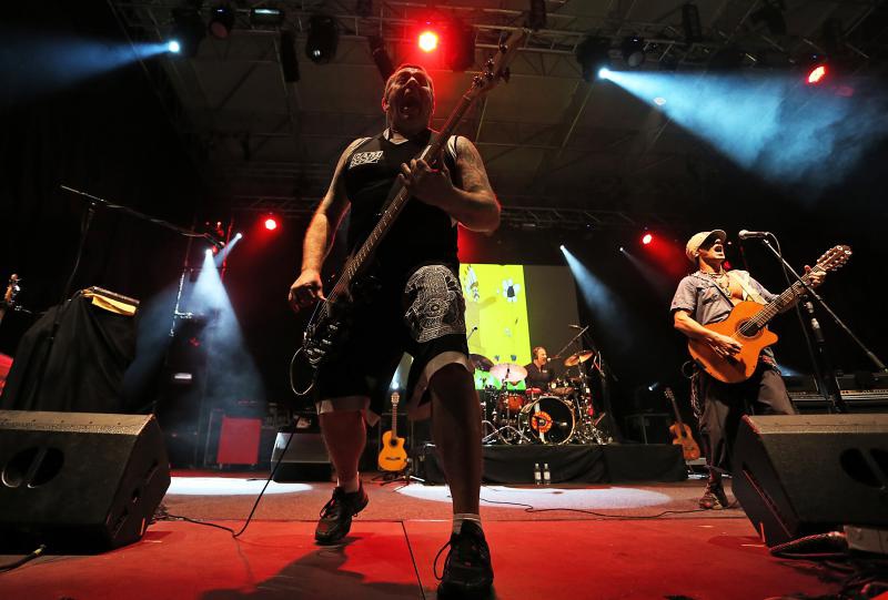 12.09.2013., Zagreb – Koncert glazbenika Manu Chao u sklopu turneje La Ventura odrzan je na zagrebackom Velesajmu. Photo: Jurica Galoic/PIXSELL Autor Jurica Galoic/PIXSELL 12.09.2013., Zagreb – Koncert glazbenika Manu Chao u sklopu turneje La Ventura odrzan je na zagrebackom Velesajmu. Photo: Jurica Galoic/PIXSELL Autor Jurica Galoic/PIXSELL