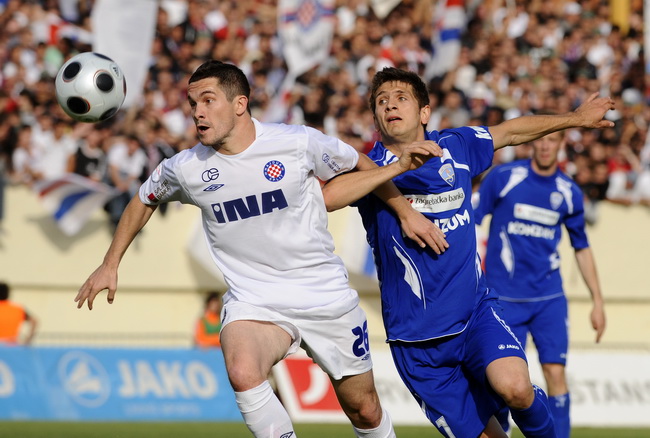 Sibenik ,050510.
Stadion Subicevac.
Druga utakmica finala Kupa RH NK Sibenik NK Hajduk (Split).
Na slici: igrac Sibenika Ermin Zec 7 i  Goran Rubil 26 igrac Hajduka.
Foto: Niksa Stipanicev / CROPIX