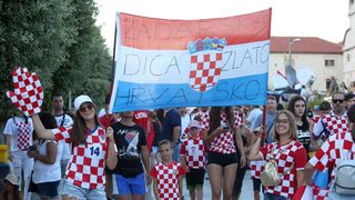 Svečani doček zadarskih Vatrenih: Jedrenjakom Branimir plovili od Gradskog mosta do gata na zadarskoj rivi