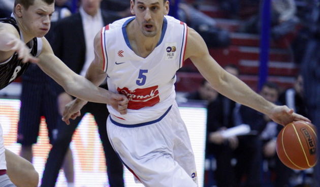 Zagreb, 281210.
KK Drazen Petrovic.
Susret 13. kola NLB lige Cibona – Partizan
Na slici: Gordan Giricek u igri.
Foto: Davor Pongracic / CROPIX