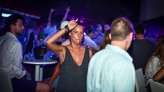 Odlična zabava u Noštromo i Vagabundo barovima na Viru