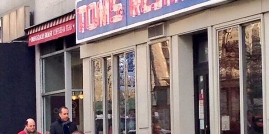 Ekipa “Seinfelda” pred restoranom Tom’s zbunila fanove, twitter foto Ekipa “Seinfelda” pred restoranom Tom’s zbunila fanove, twitter foto