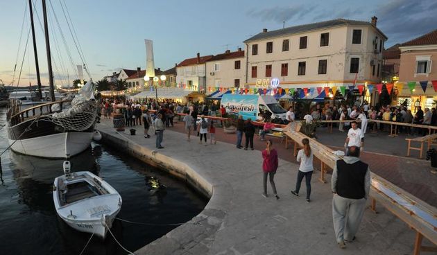 Biograd na Moru: Kilometarska štrudla za Guinnessa, Foto: Dino Stanin/PIXSELL