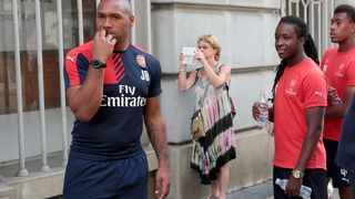 Legendarni Thierry Henry i juniori FC Arsenala prošetali Zagrebom, Photo: Patrik Maček/PIXSELL Legendarni Thierry Henry i juniori FC Arsenala prošetali Zagrebom, Photo: Patrik Maček/PIXSELL