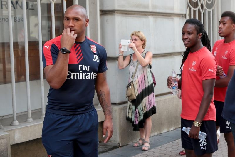 Legendarni Thierry Henry i juniori FC Arsenala prošetali Zagrebom, Photo: Patrik Maček/PIXSELL Legendarni Thierry Henry i juniori FC Arsenala prošetali Zagrebom, Photo: Patrik Maček/PIXSELL