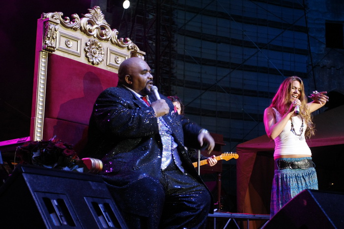 Pula, 130810.
Joss Stone i Solomon Burke odrzali koncert u pulskoj areni. Dvoje velikana soul glazbe, odlicni glazbenici sasvim razlicitih generacija, mlada Britanka Joss Stone ima 23 godine a americka soul legenda Solomon Burke navrsava 70.
Foto: Goran S Pula, 130810.
Joss Stone i Solomon Burke odrzali koncert u pulskoj areni. Dvoje velikana soul glazbe, odlicni glazbenici sasvim razlicitih generacija, mlada Britanka Joss Stone ima 23 godine a americka soul legenda Solomon Burke navrsava 70.
Foto: Goran S