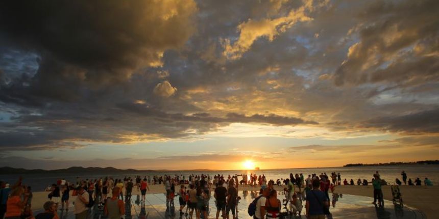 Zadrani i njihovi gosti jučer su mogli svjedociti nevjerojatnom zalasku sunca, 
Photo: Filip Brala/PIXSELL