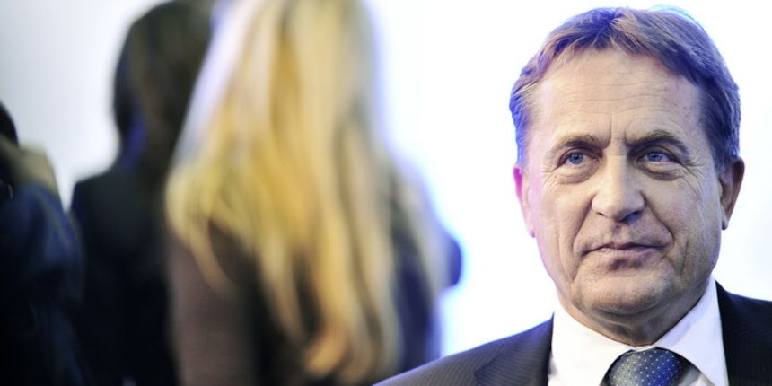 Zagreb, 041211.
Parlamentarni izbori 2011.
Pracenje izbornih rezultata u izbornom stozeru HDZ-a, u Hrvatskom drustvu likovnih umjetnika.
Na slici: Bozidar Kalmeta.
Foto: Boris Kovacev / CROPIX Zagreb, 041211.
Parlamentarni izbori 2011.
Pracenje izbornih rezultata u izbornom stozeru HDZ-a, u Hrvatskom drustvu likovnih umjetnika.
Na slici: Bozidar Kalmeta.
Foto: Boris Kovacev / CROPIX