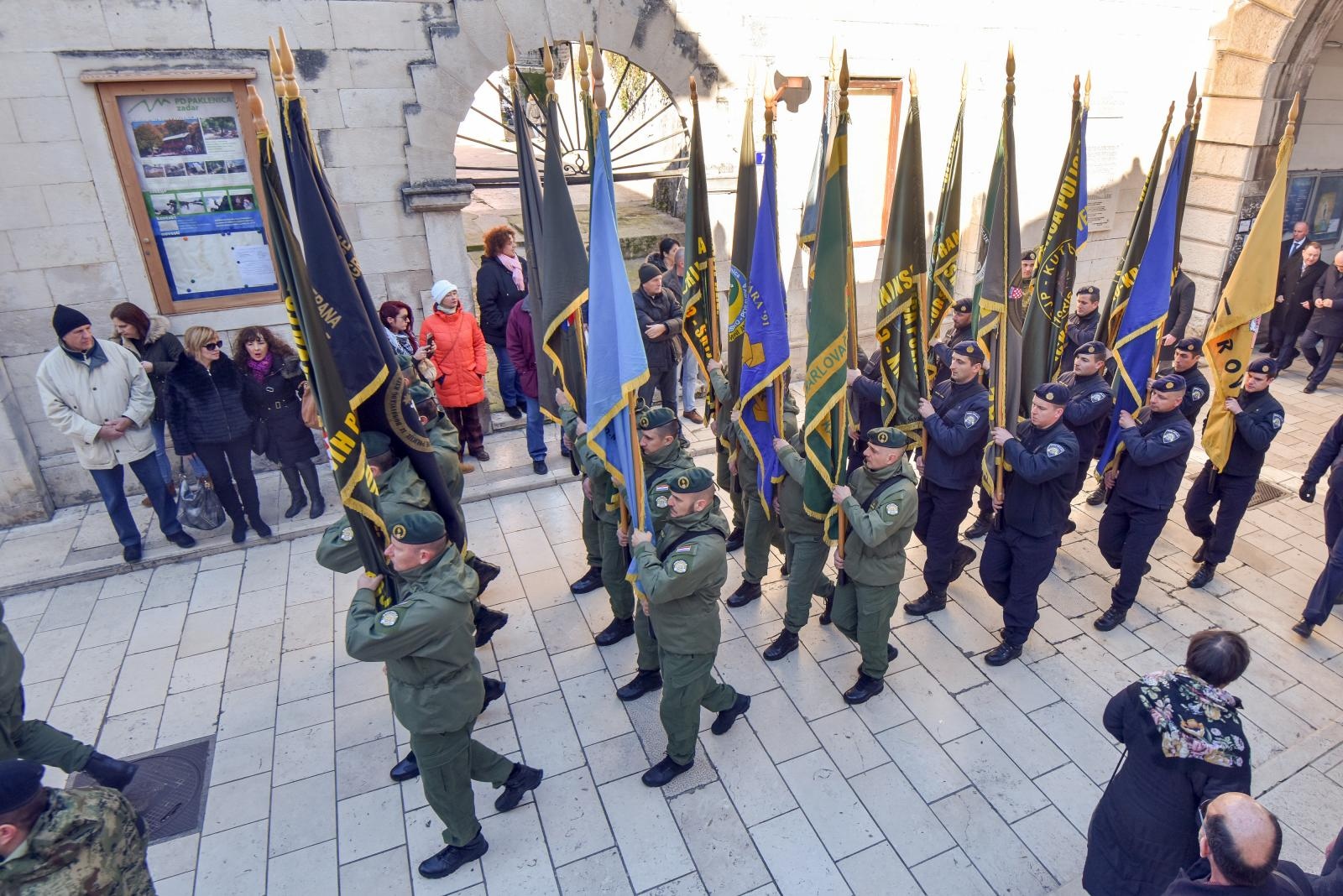 Mimohod ratnih postrojbi u Zadru