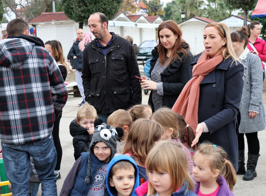 Sveti Nikola darivao mališane na Viru, Krampus bez posla Sveti Nikola darivao mališane na Viru, Krampus bez posla