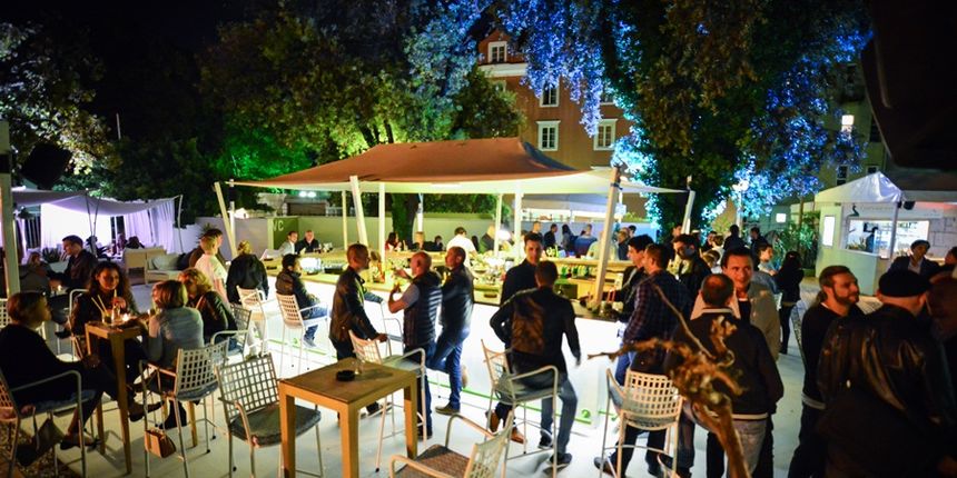 Djelić atmosfere s otvorenja 13. sezone The Garden Lounge bara u Zadru Djelić atmosfere s otvorenja 13. sezone The Garden Lounge bara u Zadru