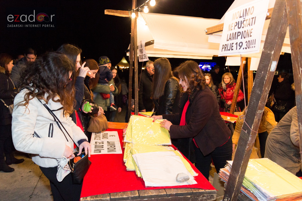 Humanitarni svjetlosni spektakl “Zaželi ljubav” na zadarskom Forumu, 18. veljače 2017. Humanitarni svjetlosni spektakl “Zaželi ljubav” na zadarskom Forumu, 18. veljače 2017.