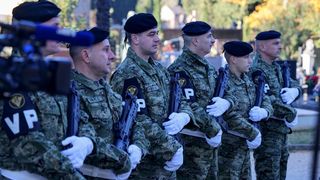 Na Gradskom groblju položeni vijenci povodom obilježavanja 33. obljetnice 72. bojne Vojne policije Na Gradskom groblju položeni vijenci povodom obilježavanja 33. obljetnice 72. bojne Vojne policije
