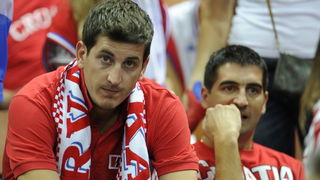 Katowice, 180909.
Dvorana Sport Arena Spodek.
Europsko prvenstvo u kosarci u Poljskoj, cetvrtfinale izmedju Slovenije i Hrvatske.
Na slici: tuga navijaca Hrvatske reprezentacije.
Foto: Drago Sopta  / CROPIX