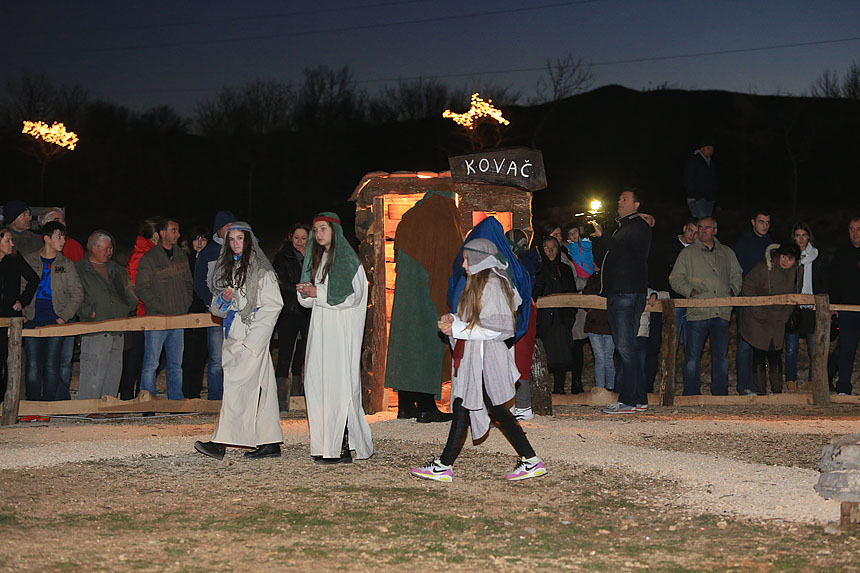 Blagdanski koncert okupio je brojne izvođače. Nastupio je Marko Perković Thompson, klapa Luna, klapa Kalelarga, klapa Hrvace