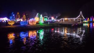 Još raskošnije izdanje: pogledajte kako izgleda Božićna priča obitelji Salaj gdje je ove godine zasjalo rekordnih 2.5 milijuna lampica