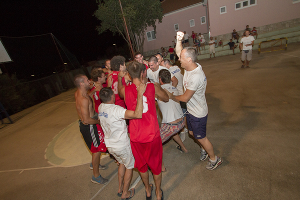 Ljetna liga: Proslava naslova kosarkasa Maraske, foto: Kristijan Orlic Ljetna liga: Proslava naslova kosarkasa Maraske, foto: Kristijan Orlic