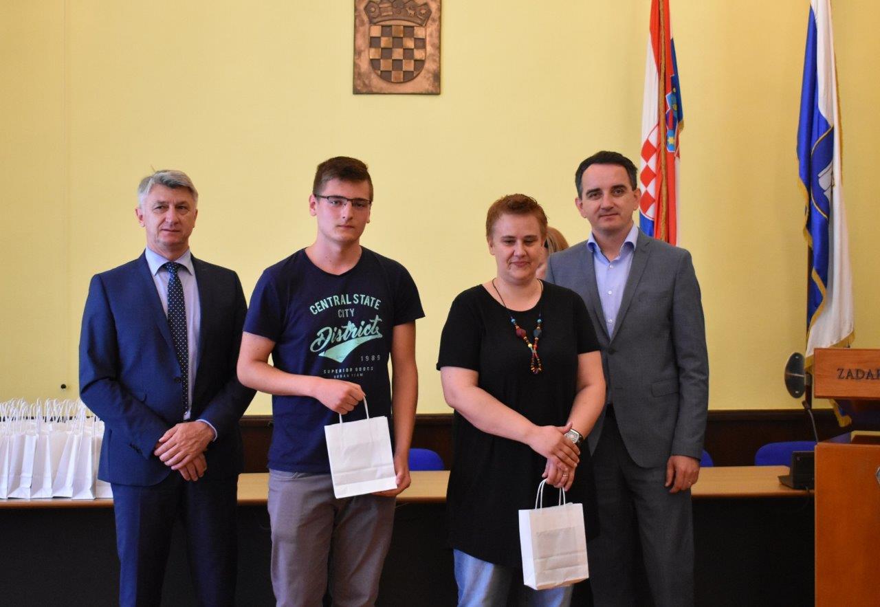 Prijem za nagrađivane učenike osnovnih i srednjh škola