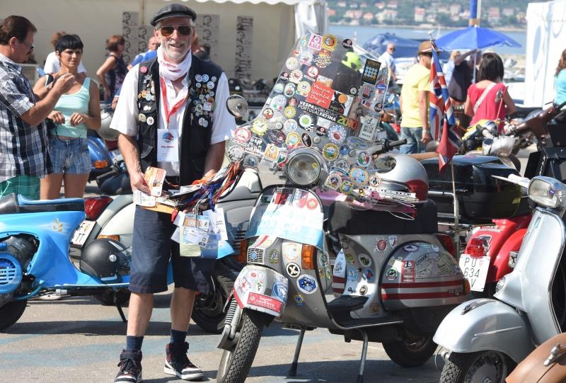 U Biogradu na moru zapoceo je Vespa World Days 2015 koji traje od 11-14. lipnja. Ocekuje se dolazak 5000 vozaca iz 32 zemlje. Photo: Hrvoje Jelavic/PIXSELL U Biogradu na moru zapoceo je Vespa World Days 2015 koji traje od 11-14. lipnja. Ocekuje se dolazak 5000 vozaca iz 32 zemlje. Photo: Hrvoje Jelavic/PIXSELL